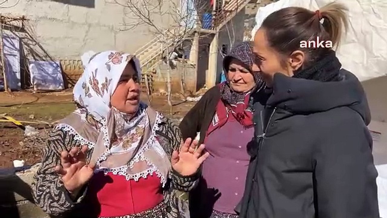 Depremzede: Kaymakam geldi bizimle alay etti. Bu nasıl insanlık. Ortası ve arkası çökmüş eve az hasarlı dediler