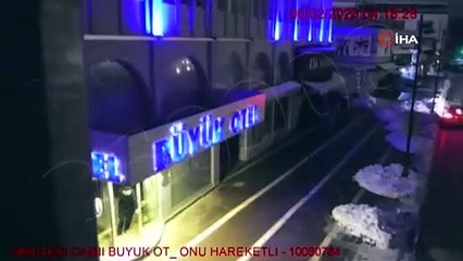 Depremin yeni görüntüsü. Binalar peş peşe yıkıldı