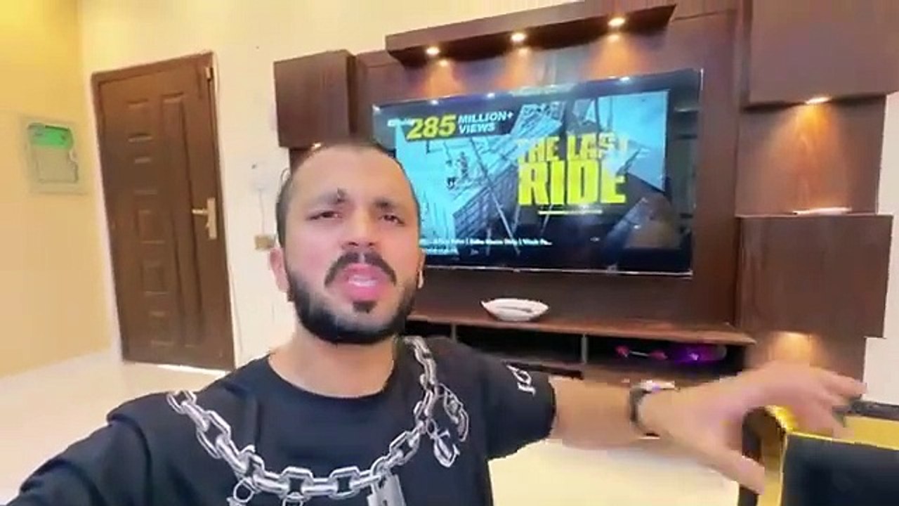 Gari chali gai aur ex girl friend aa gai