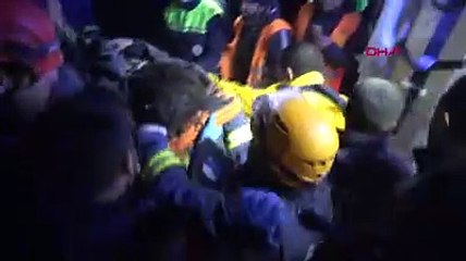Ailesinden kurtulan olmadı. 10 yaşındaki Hilal’in sağ kolu kesilerek kurtarıldı