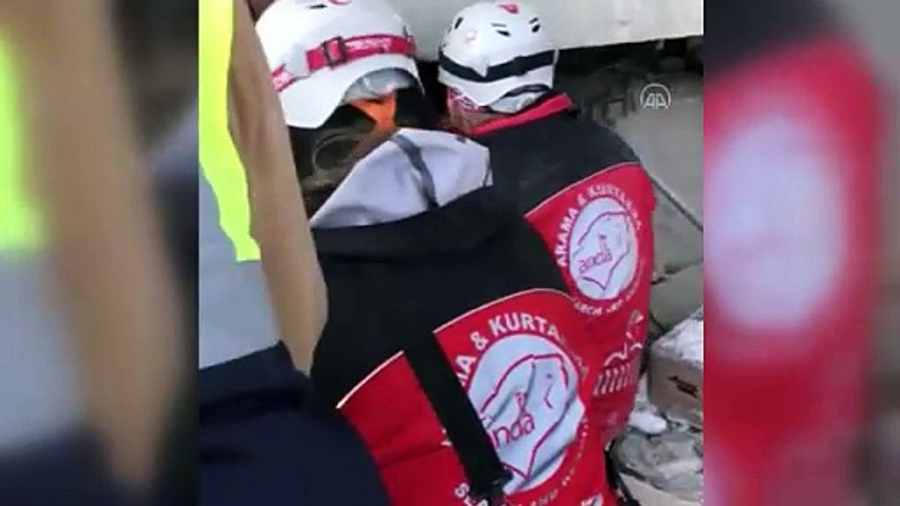 80 saat sonra enkazdan çıkarıldı