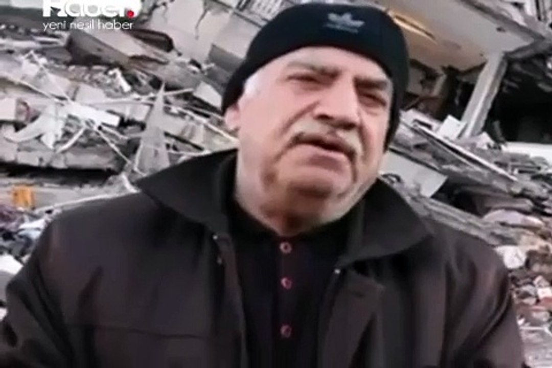 Yakınları enkaz altında kalan bir depremzede: Avrupa seni kıskanıyor da sen 4 gündür bir kepçe niye gönderemiyorsun?