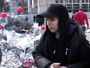 Enkazda babasından hatıra eşyaları arayan depremzedeye İHA muhabirinden skandal sözler. ‘Ararken çekelim ağlıyorsunuz ya…’