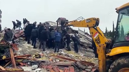 Adıyaman'da 6 asırlık tarihi Ulu Camii deprem nedeniyle yıkıldı