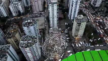 Adana'da çöken 17 katlı yeni binanın ilk görüntüleri geldi