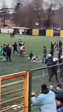 Yumruk atıldı saha karıştı. Amatör Lig'de skandal kavga