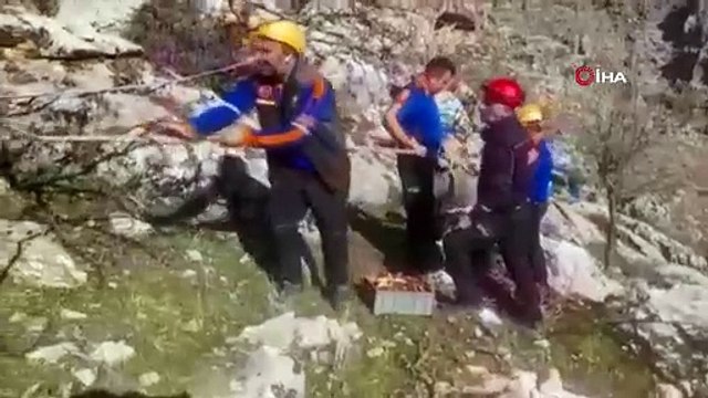 500 metrelik uçurumda keçi operasyonu 