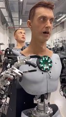 Yüzde yüz insana benzeyen robot yapıldı. Siz hala her yıl sakız çiğnemek orucu bozar mı diye sorun