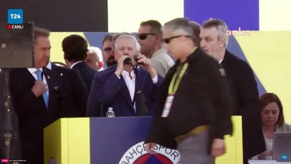 Aziz Yıldırım kürsüden ayrıldı