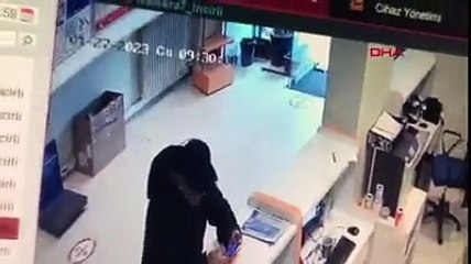 Sahte trafik cezası ödeme sitesi ile dolandırdı