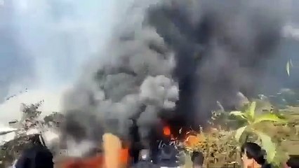 Uçak düşerken telefonu ile canlı yayın yaptı. 68 yolcu öldü