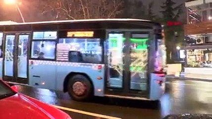 Ankara’da kar yağışı. Gece saatlerinde bastırdı