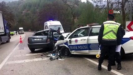 Isparta’da polis aracıyla otomobil çarpıştı: 1 ölü, 2 yaralı