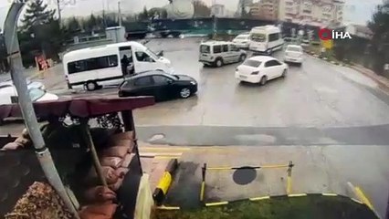Servis şoförü çocukları tokatladı. Nasıl vurabildin bu çocuklara vicdansız