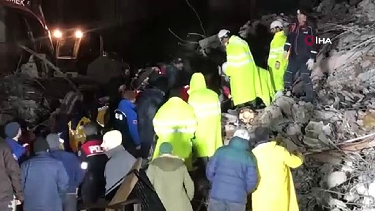 Depremde 6 bin 217 bina yıkıldı