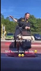 Karakolda ilişkiye girdiği için polislikten atılan kadın hemen iş buldu