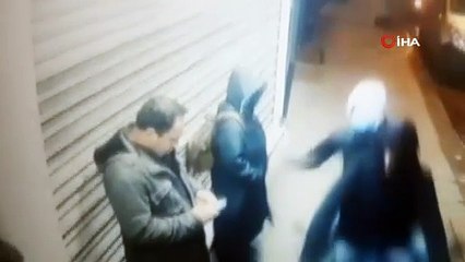 Yolda telefonla oynayanlara kötü haber. Ne olduğunu anlamadı bile