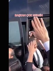 Erdoğan sinirlenip korumasına oyuncakla vurdu