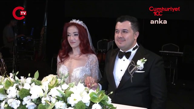 Özel ve Kılıçdaroğlu şahit oldu! Zeydan Karalar'ın kıydığı nikahta kahkahalar havada uçuştu...