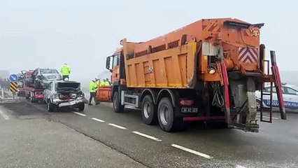 Kırşehir'de feci kaza: 6 otomobil, 5 tır, 1 yolcu otobüsü karıştı. 3 kişi öldü