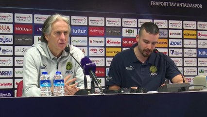 Derbi öncesi iki dev kulüp arasında olay çıktı