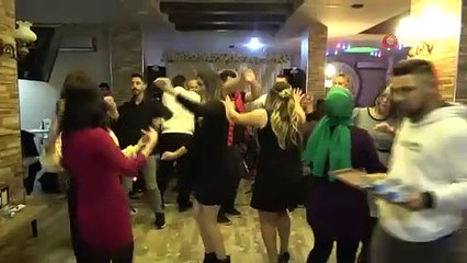 Adanalılar 2023 yılı yerine 2024 yılını kutladı