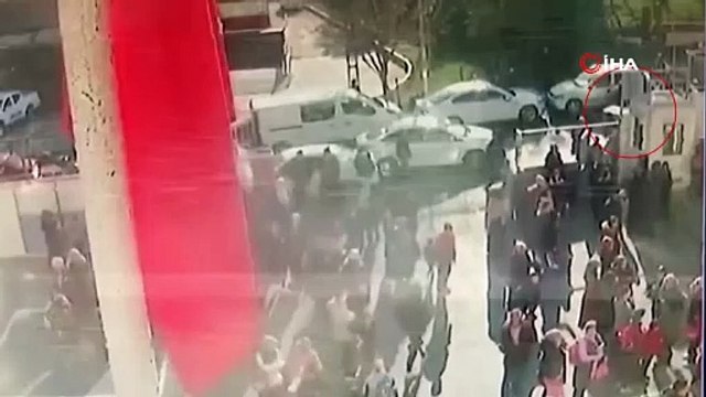 Seyyar satıcı zabıta vurdu