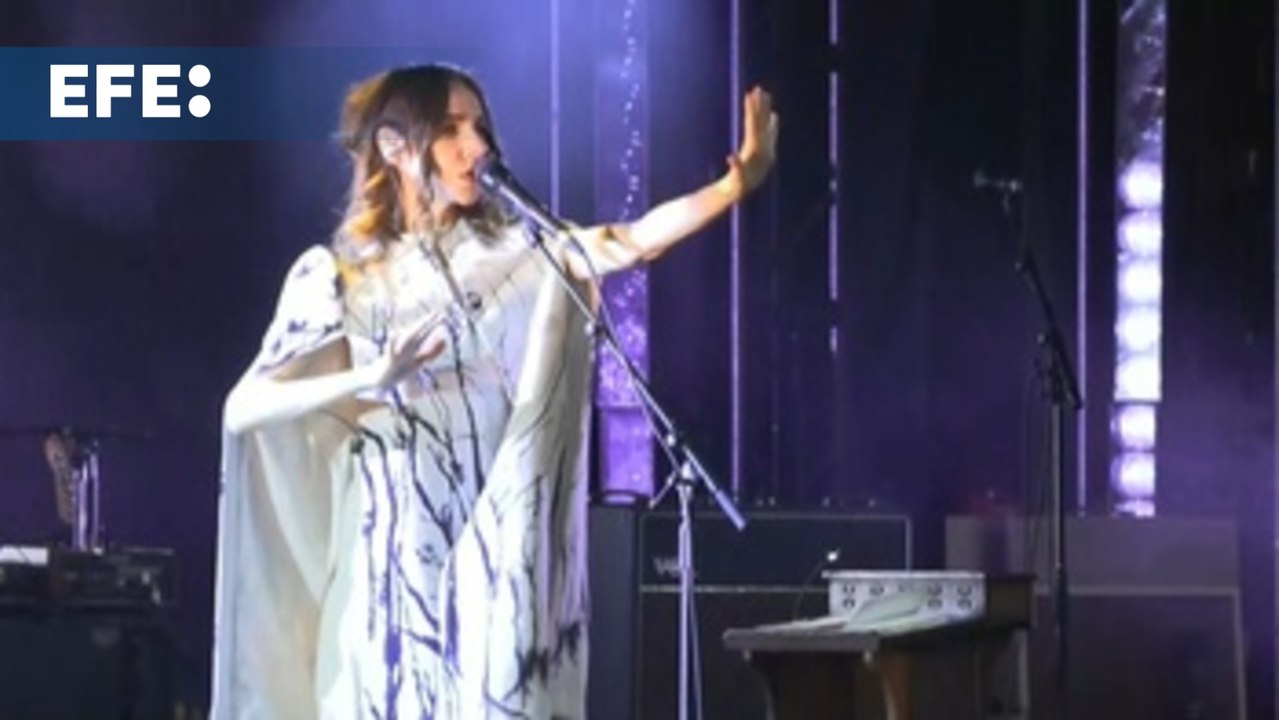 PJ Harvey convence y enciende las Noches del Bo...