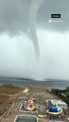 Antalya’da korkutan hortum kamerada