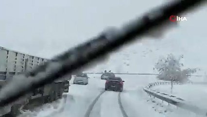 Bitlis’te kar yağdı, hayat felç oldu