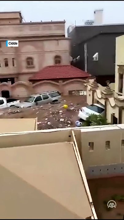 3 yıllık yağmur 6 saatte indi. Böyle sel felaketi görülmedi. Koca bir şehir felç halde
