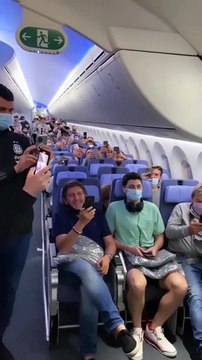 Arjantinlilerin uçağından yeniden gündem olan görüntüler. Mızıkayla milli marşı çaldı bakın neler yaşandı