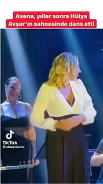 Yıllar sonra sahneye çıkan Asena, dans performansıyla hayran bıraktı