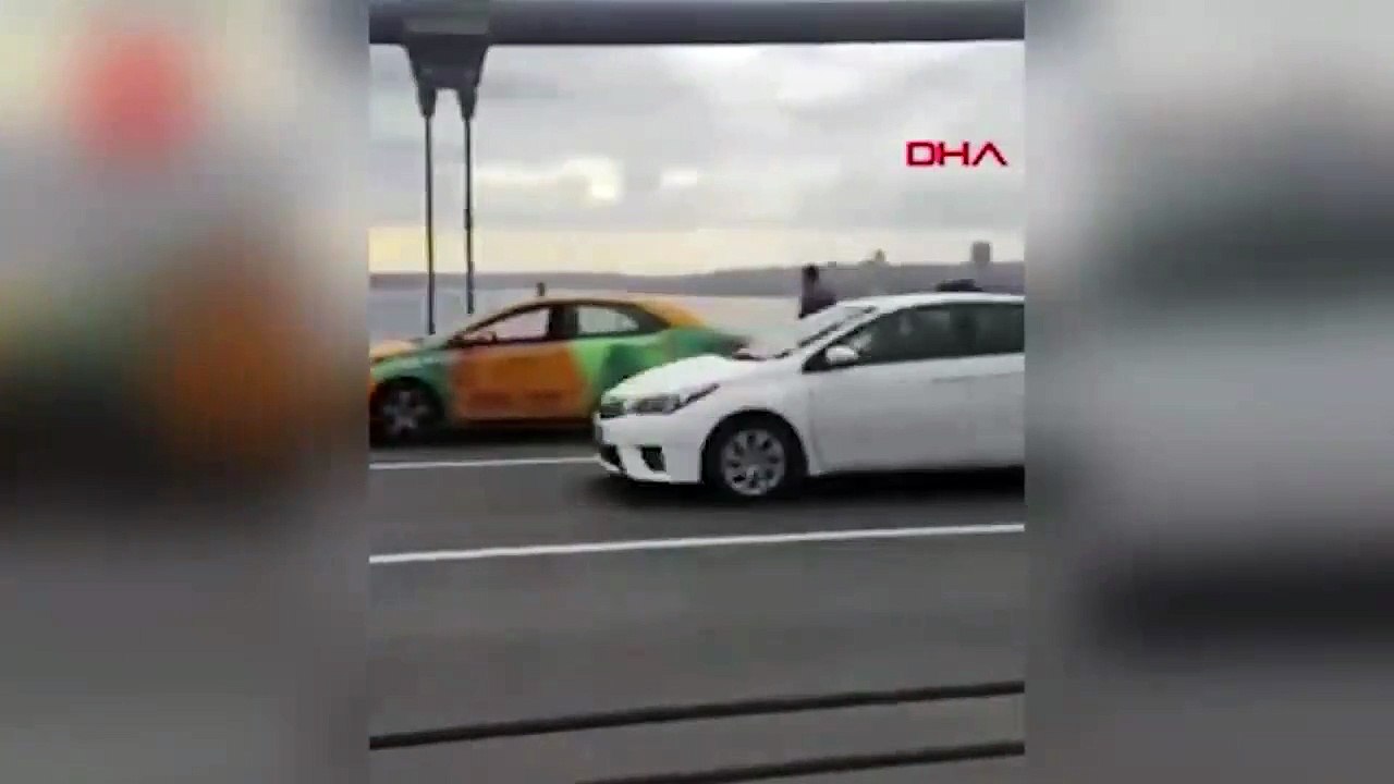 İYİ Partili Turhan Çömez o görüntülere farklı bir yorum getirdi.  Erdoğan köprüde intihar etmek isteyen kişiyi 'ikna' etmişti