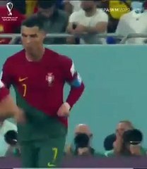 Ronaldo görenleri şok etti: Maç oynanırken şortundan çıkardı ağzına attı