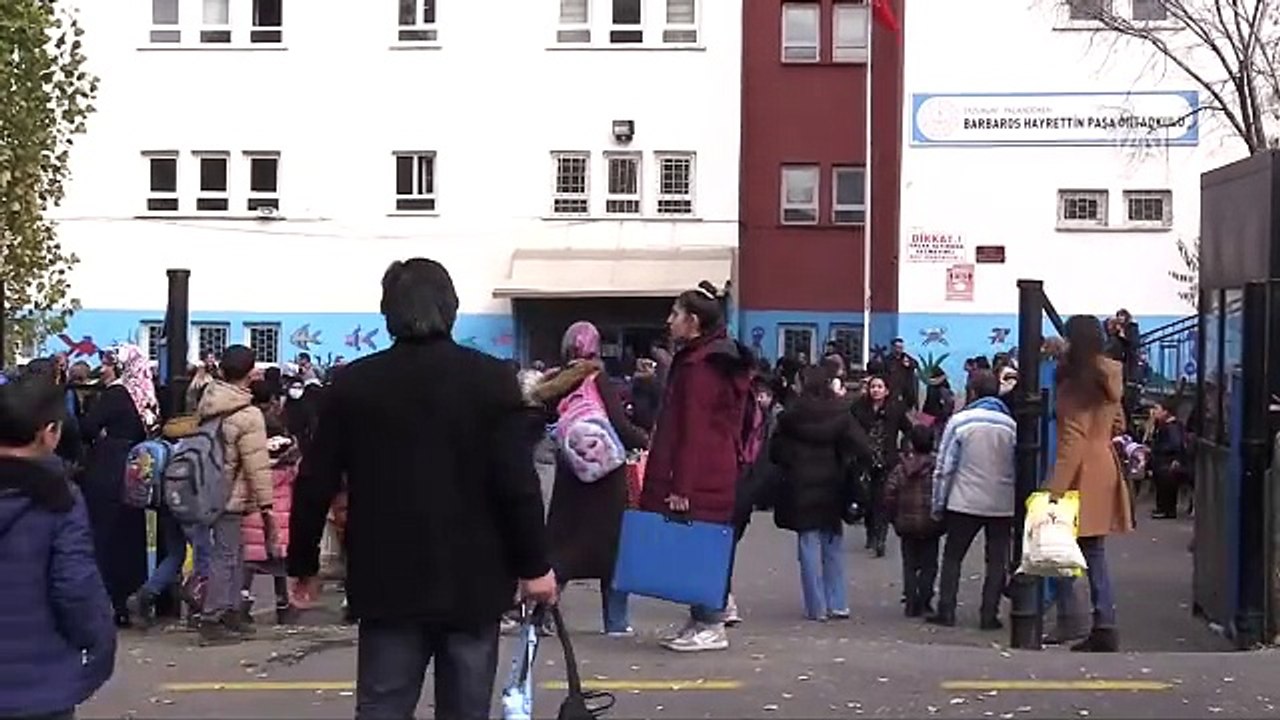 Öğretmenler Günü böreği 12 öğrencinin zehirlenmesine sebep oldu