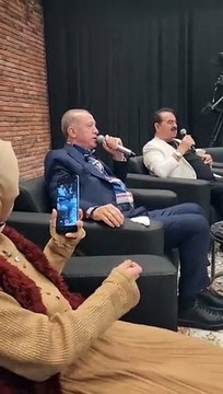 Cumhurbaşkanı Erdoğan, İbrahim Tatlıses ile birlikte türkü söyledi