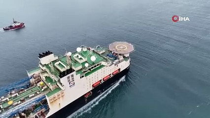 Boğaz kapatıldı! Dev gemi geçiyor, tam 325 metre