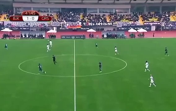 Dostluk maçında skandal hareket. Bütün takım taraftarlarından tepki var
