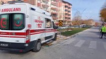 Hasta taşıyan ambulansa traktör çarptı. 2 yaralı