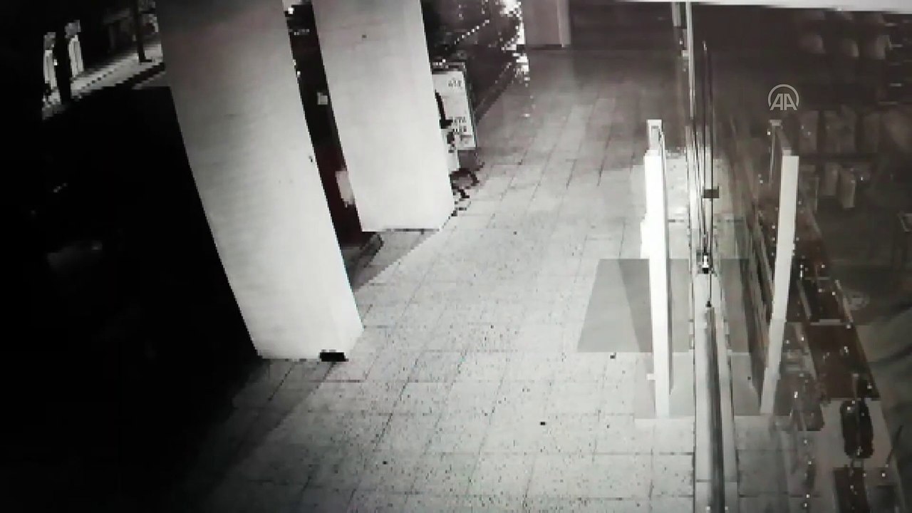 Kumluca'daki sel felaketi güvenlik kameralarına yansıdı