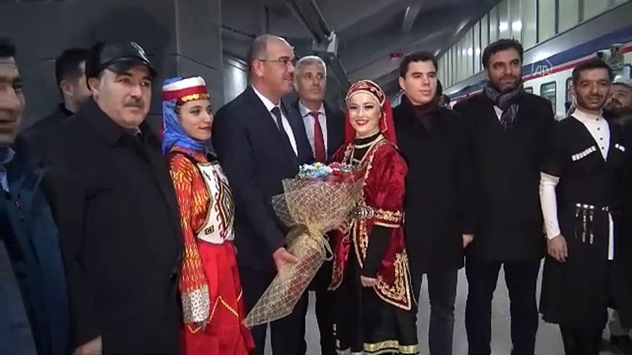 "Turistik Doğu Ekspresi" Kars'ta coşkuyla karşılandı
