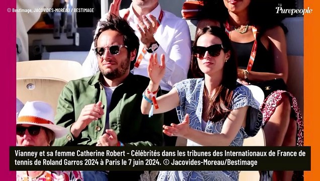 PHOTOS Vianney amoureux devant Carlos Alcaraz, : moments câlins avec sa discrète femme Catherine à Roland-Garros