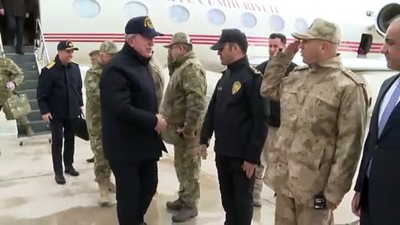 Milli Savunma Bakanı Akar ve TSK komuta kademesi Irak sınırında