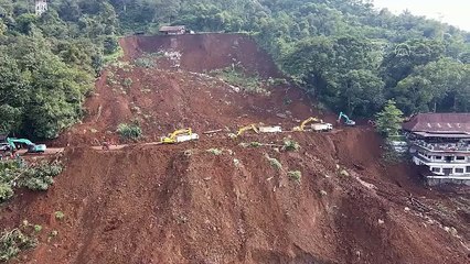 Endonezya'daki depremde hayatını kaybedenlerin sayısı 252'ye yükseldi