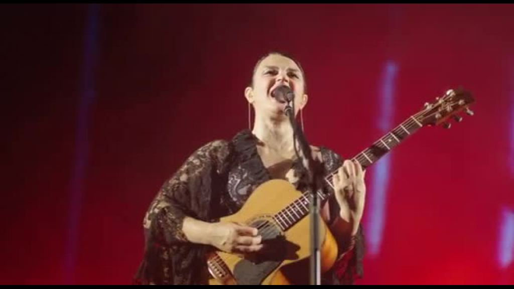 Video Esibizione da brividi di Carmen Consoli all'Anfiteatro Romano di Pompei