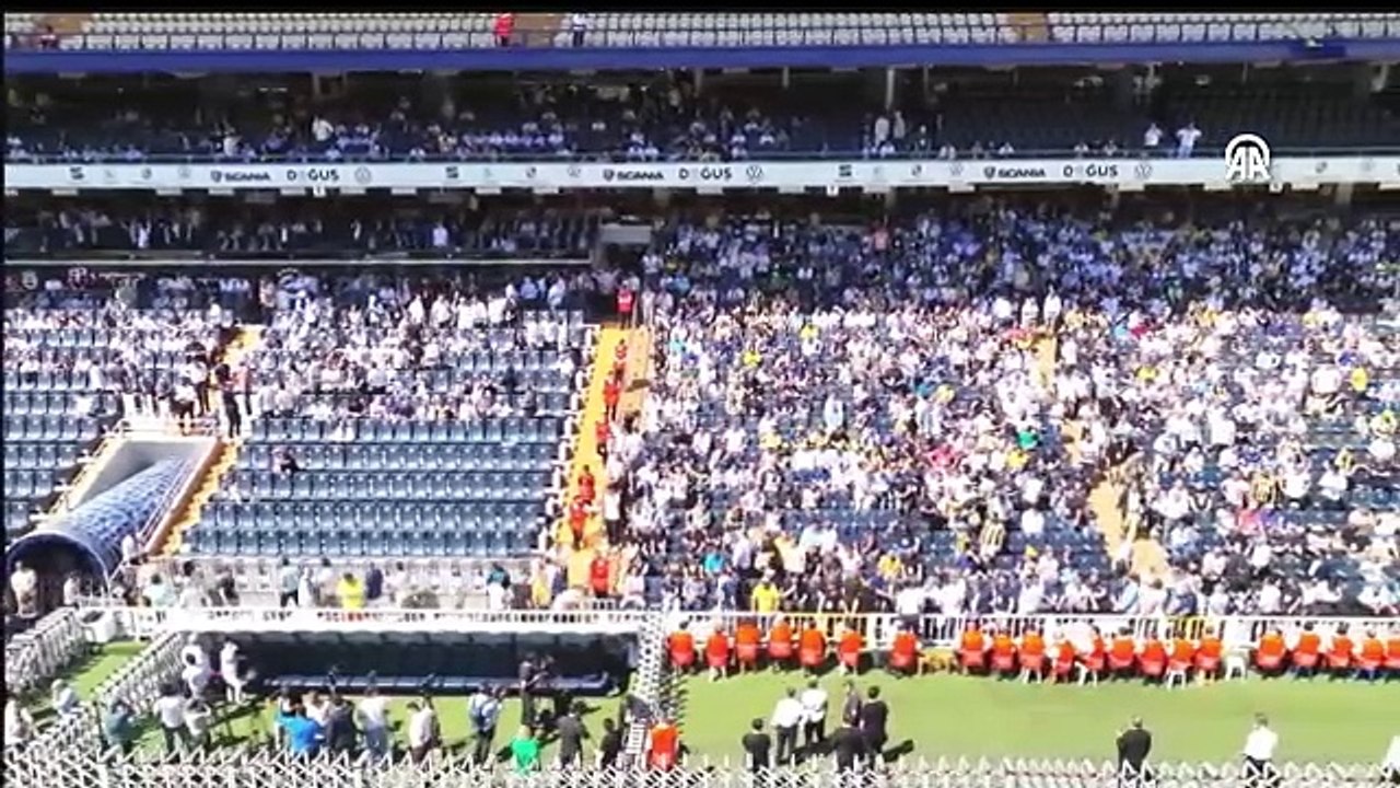 Fenerbahçe Genel Sekreteri Burak Çağlan Kızılhan'dan futbol takımına övgü