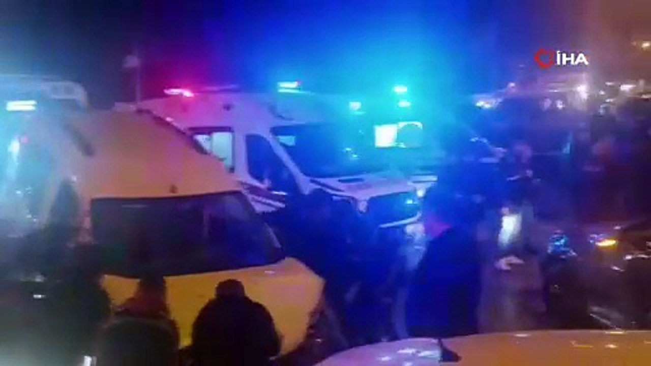 Kamyon kırmızı ışıkta duran araçlara çarptı. Çok sayıda yaralı var. İşte o anlar