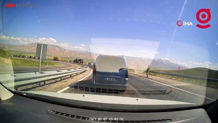 Van'da askeri araç devrildi: Yaralılar var!