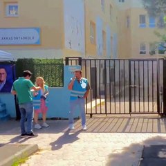 Nasıl mı tıkla izle! Okula 1 saat erken vardı yine de sınava geç kaldı